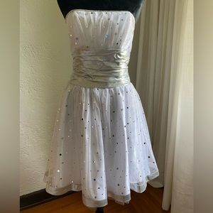 Jessica McClintock for Gunne Sax White & Silver Confetti Strapless Dress